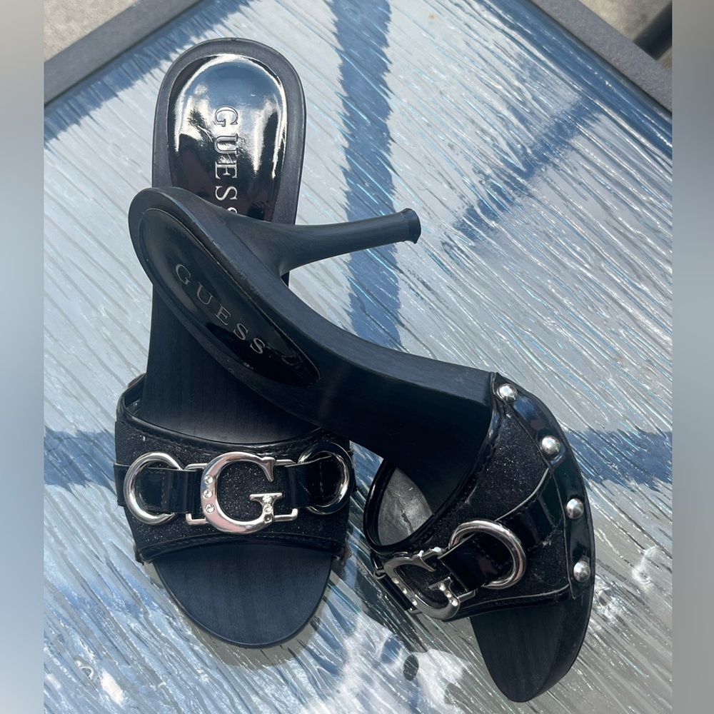 Guess Sandals black in size 6